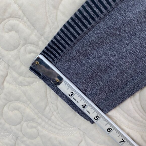 MPG Yoga Capris Leggings with Zipper Pocket Gray Size Medium - Picture 12 of 12